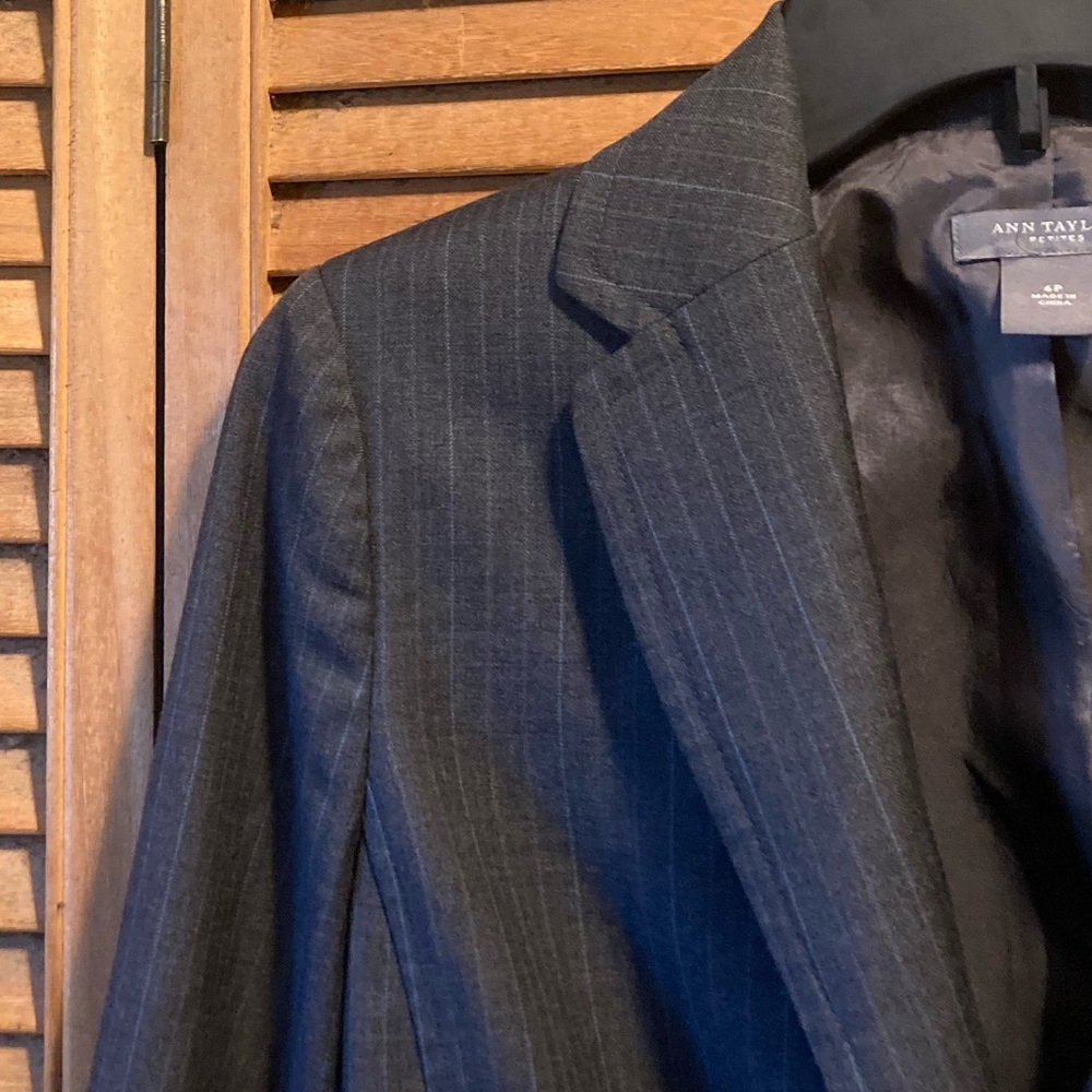 Ann Taylor Grey & Blue Pinstriped Blazer - Picture 5 of 16